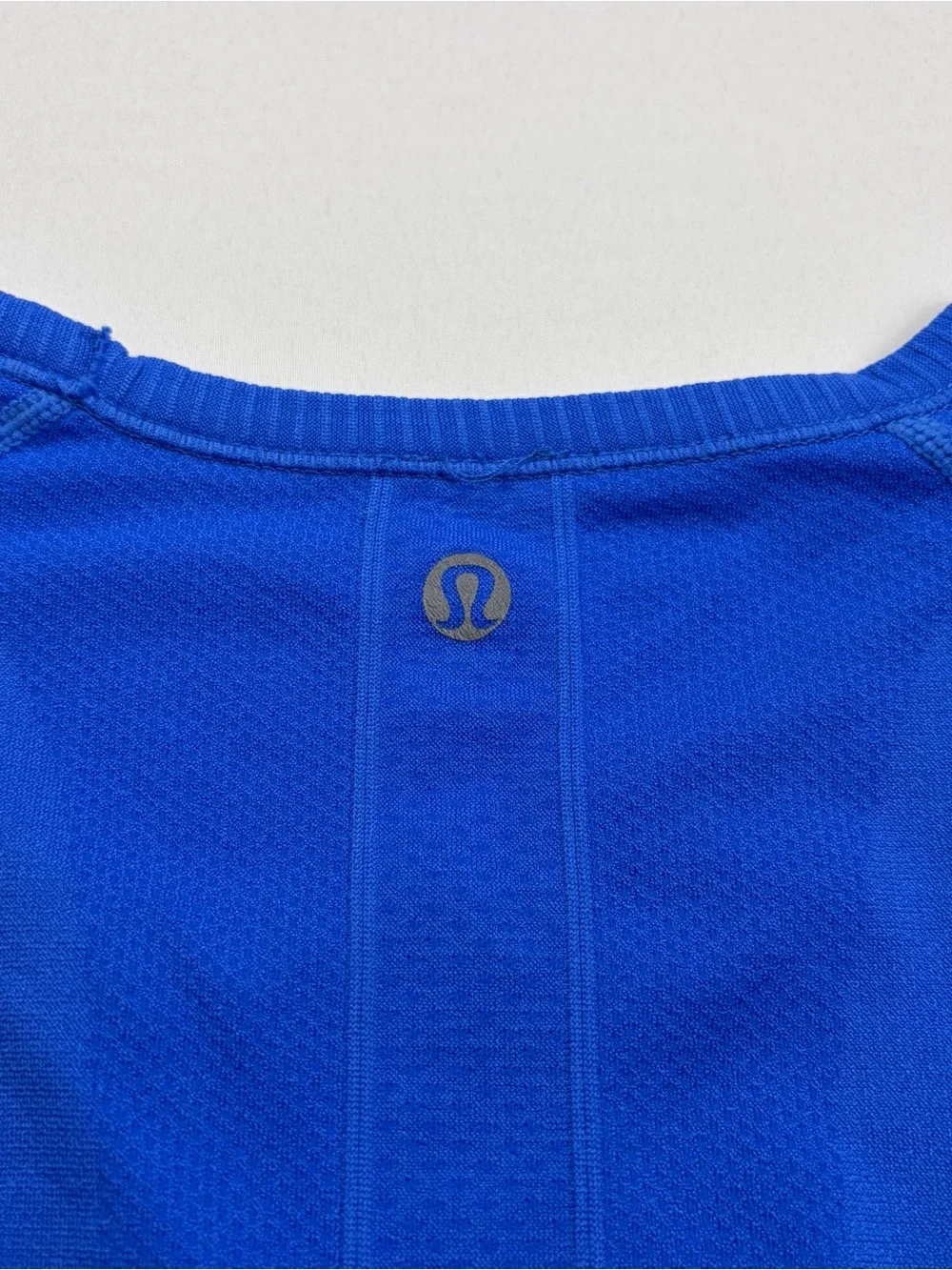 Lululemon Run Swiftly Tech Short Sleeve Size 4 Pigment Blue